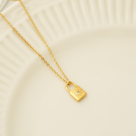 BRADLEY NECKLACE